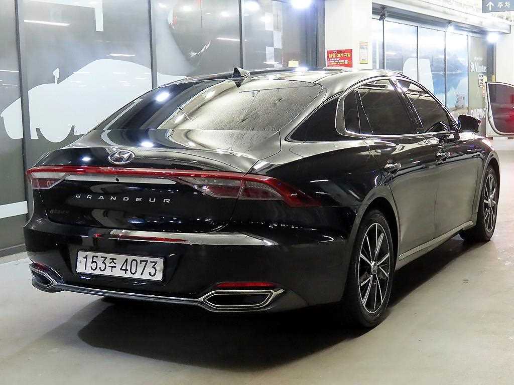 HYUNDAI Grandeur - Vista 4