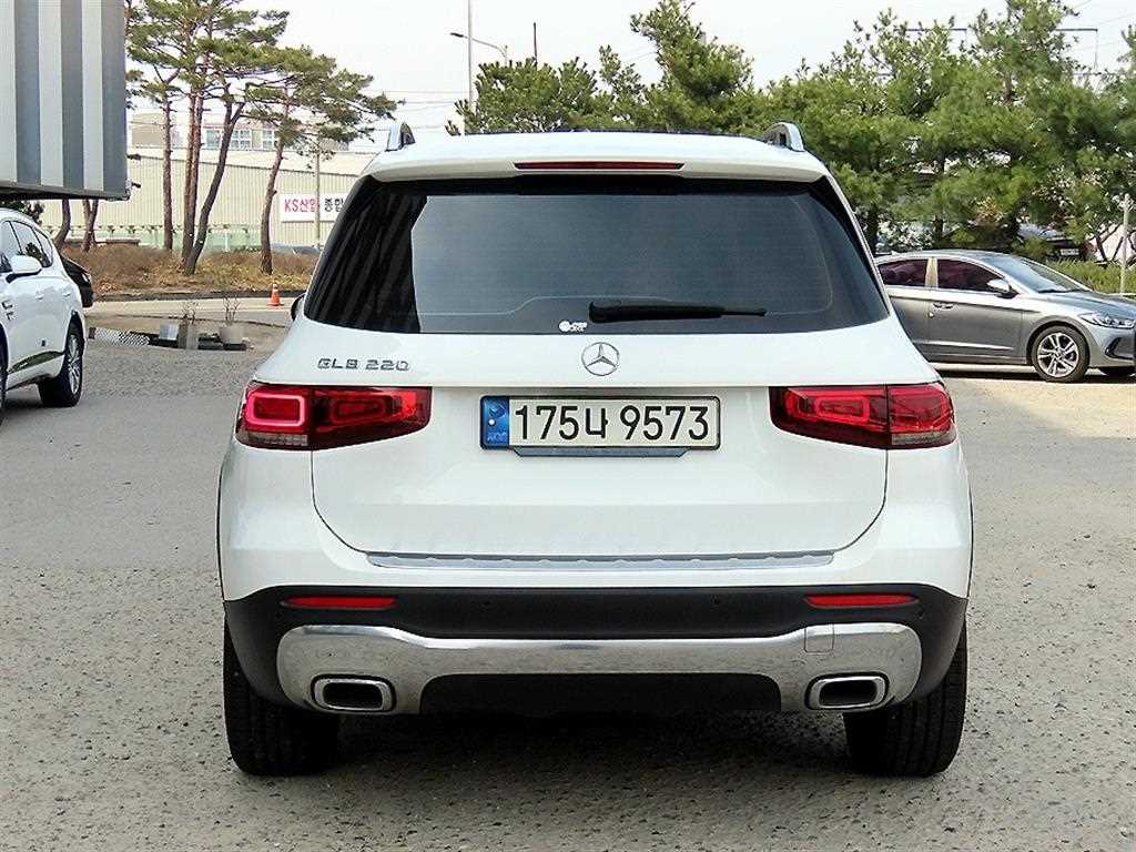 Mercedes Benz GLB Class - Vista 4