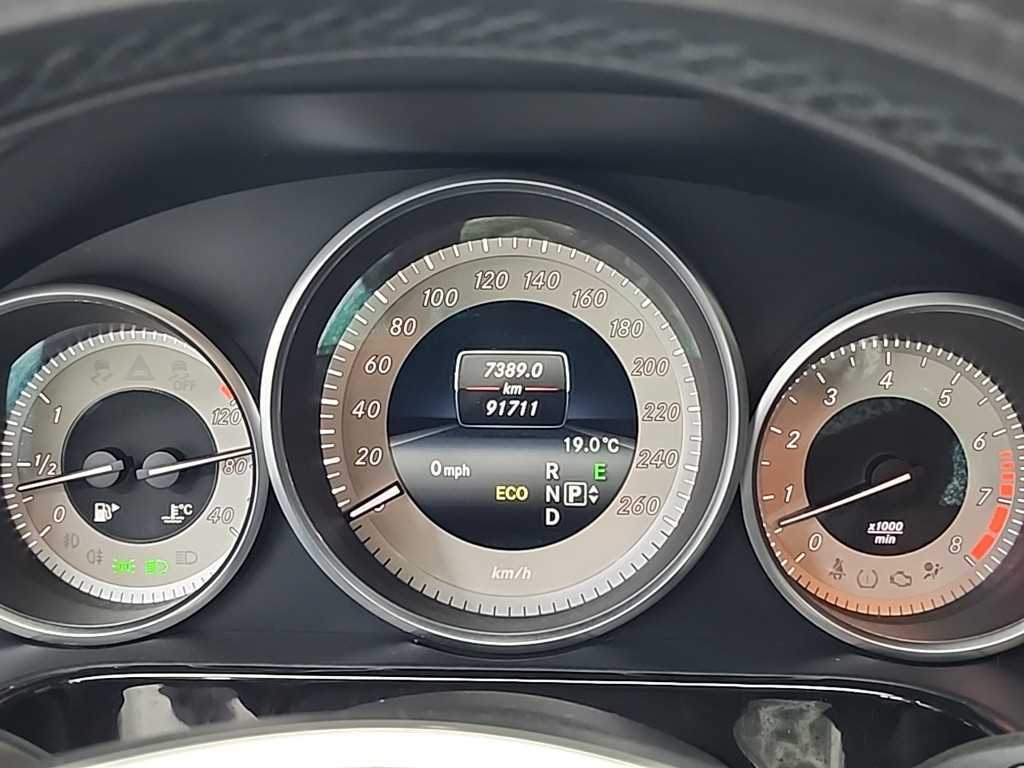 Mercedes Benz E class - Vista 6