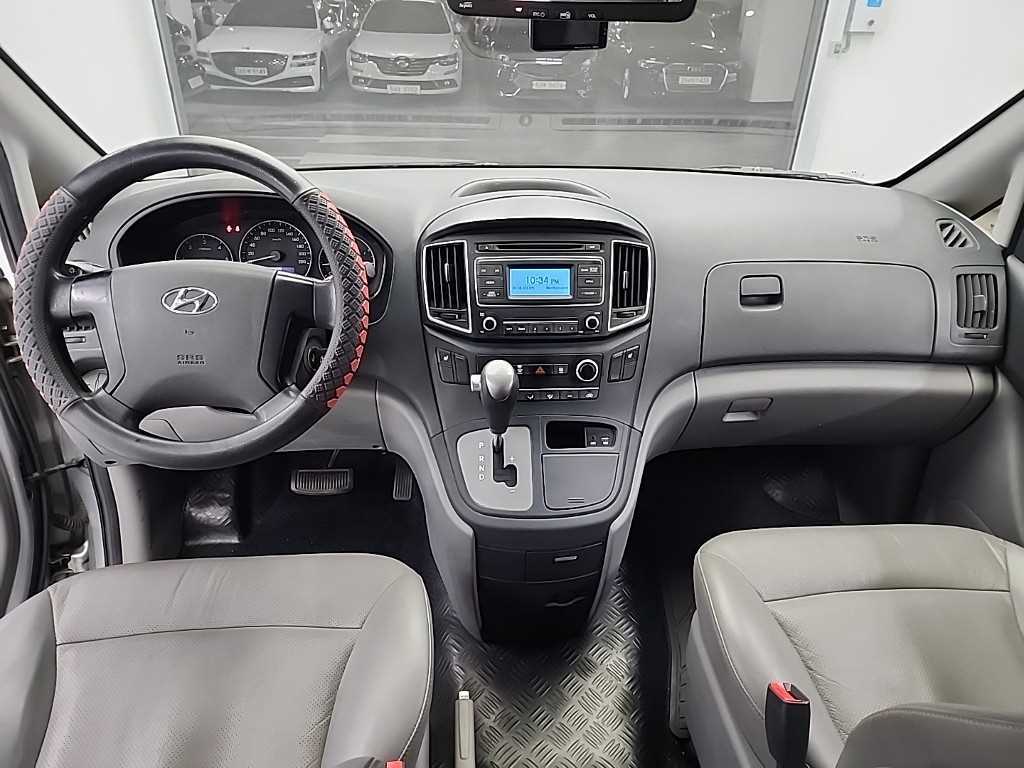 HYUNDAI Starex - Vista 7