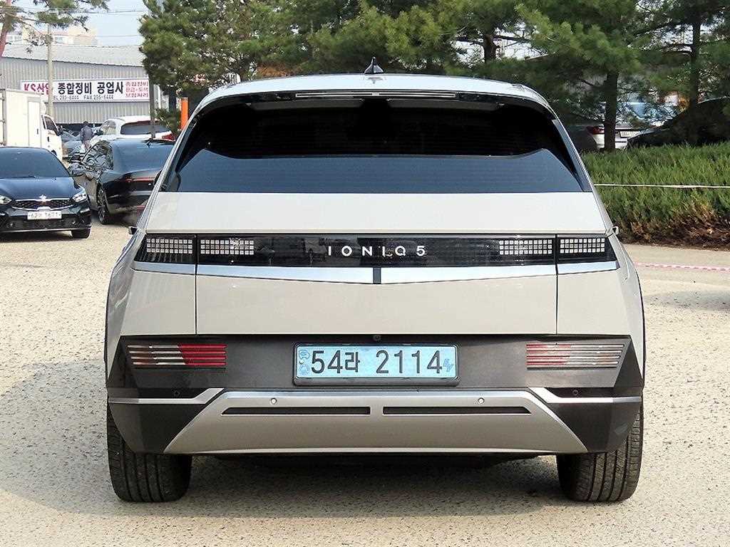 HYUNDAI Ioniq 5 - Vista 4