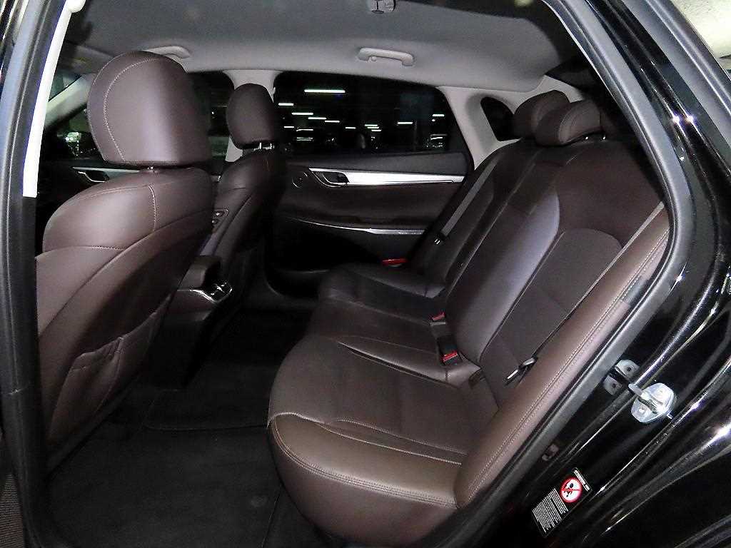 HYUNDAI Grandeur - Vista 7