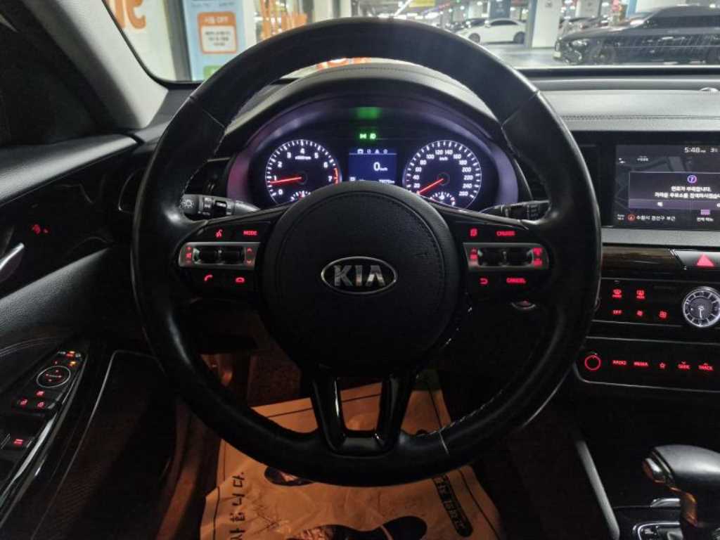 KIA K7 - Vista 8