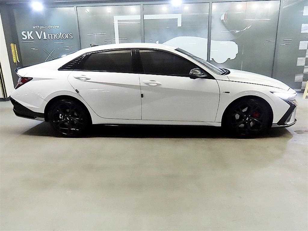 HYUNDAI Avante - Vista 3