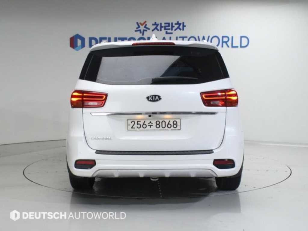 KIA Carnival - Vista 4