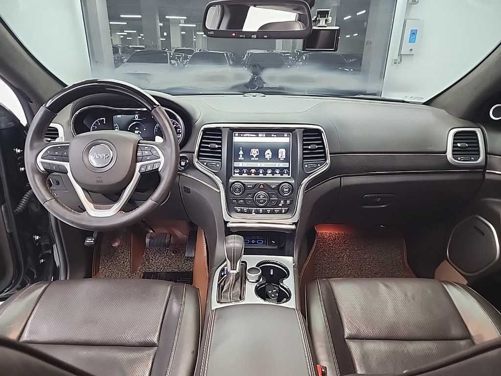 Jeep Cherokee - Vista 7