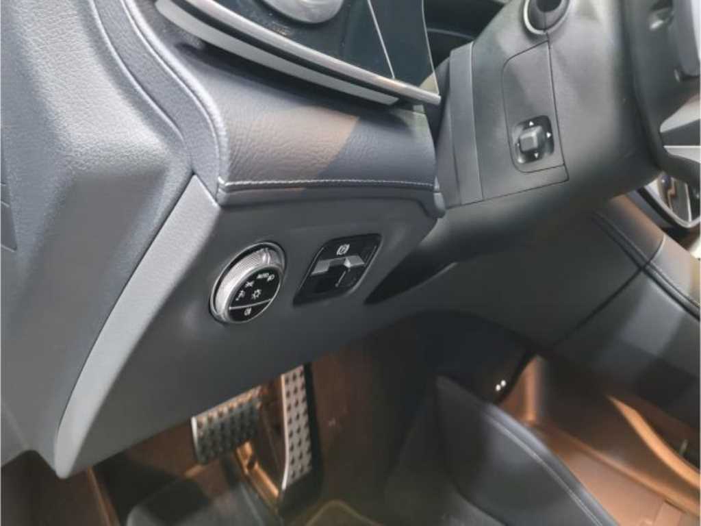 Mercedes Benz EQS - Vista 9