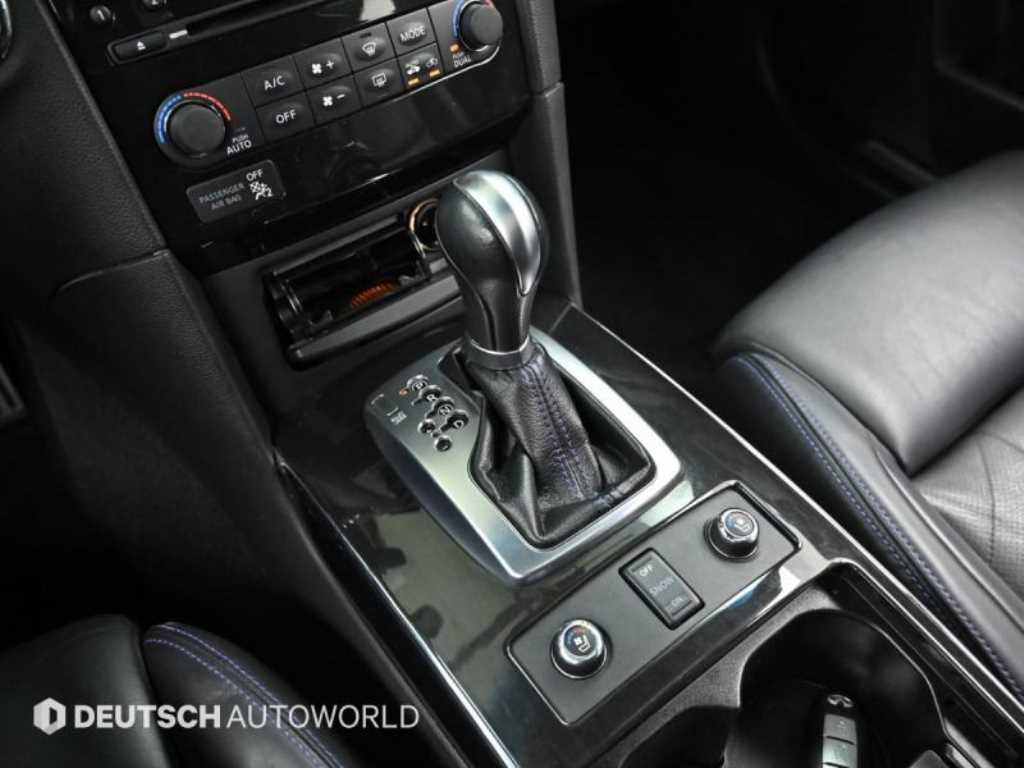 Infiniti QX - Vista 9