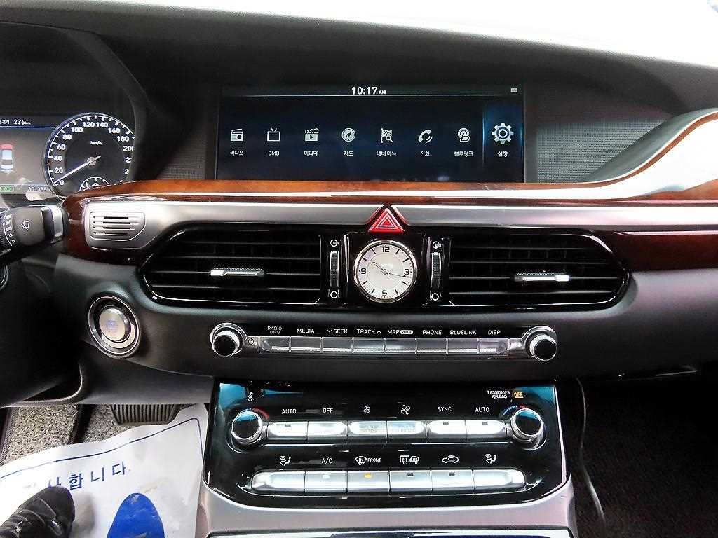 Genesis EQ900 - Vista 12