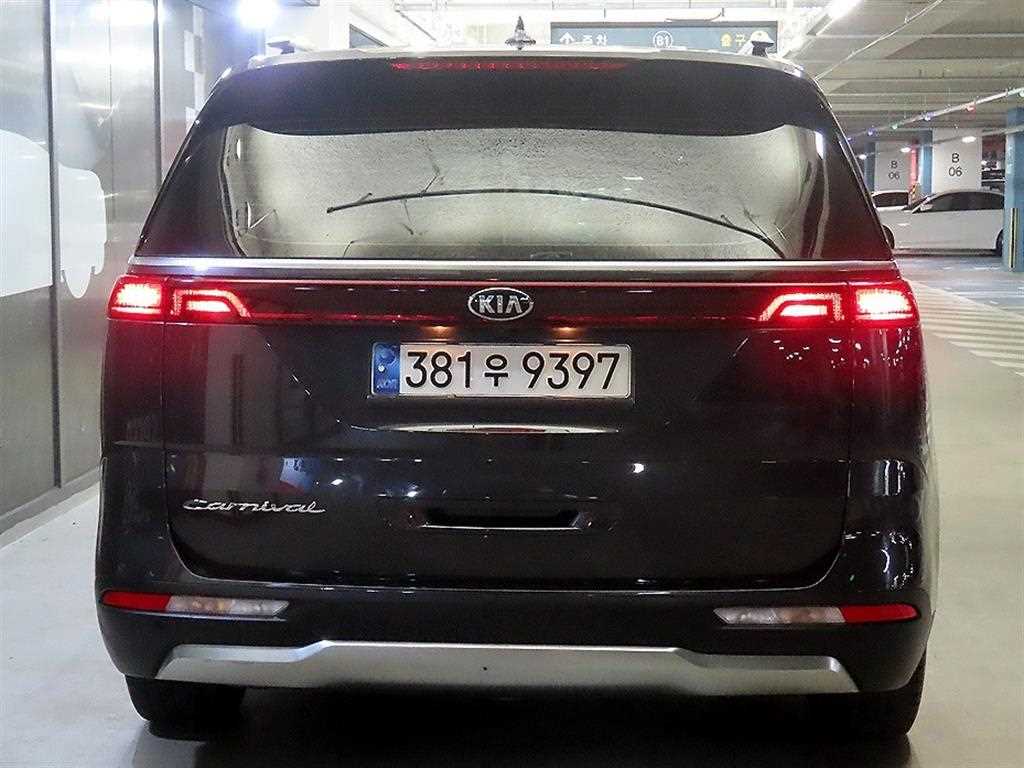 KIA Carnival - Vista 5