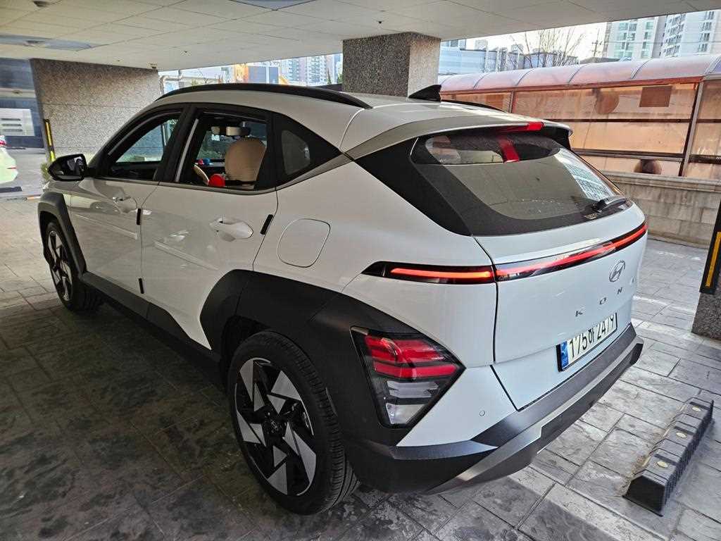 HYUNDAI Kona - Vista 5