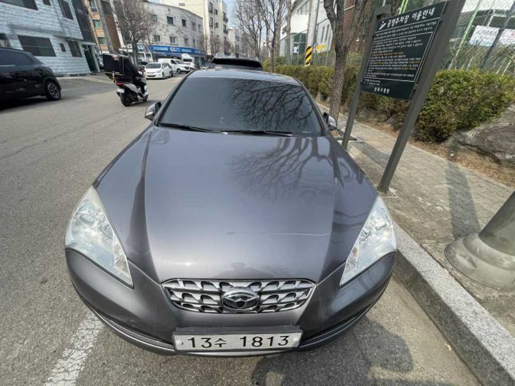 HYUNDAI Genesis - Vista 3