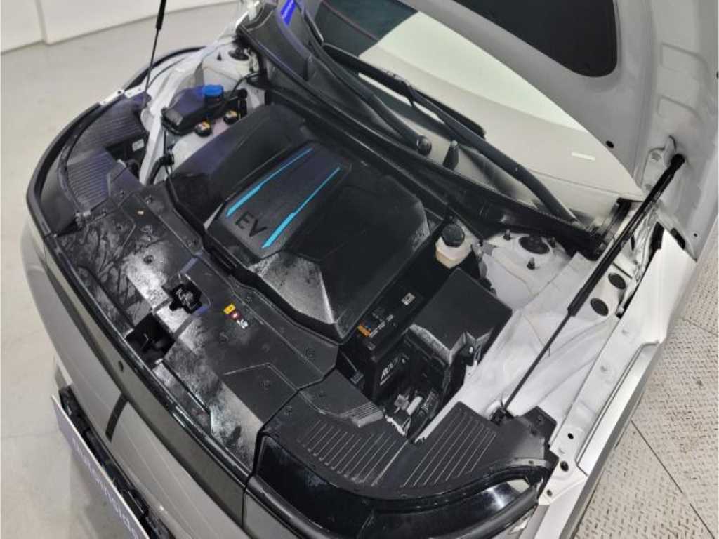 HYUNDAI Ioniq 5 - Vista 8