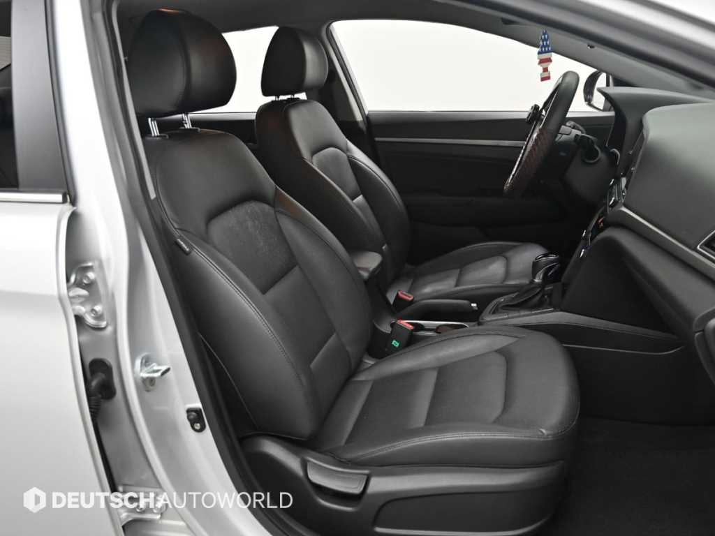 HYUNDAI Avante - Vista 10