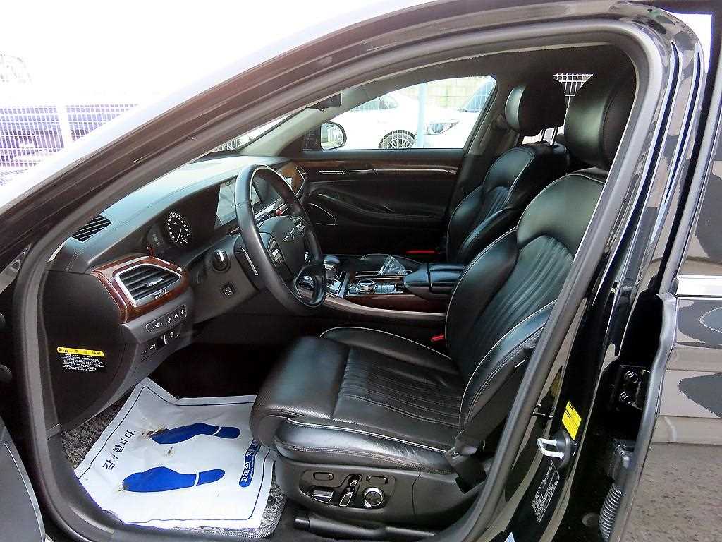 Genesis EQ900 - Vista 5