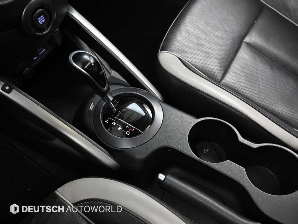 HYUNDAI Veloster - Vista 9