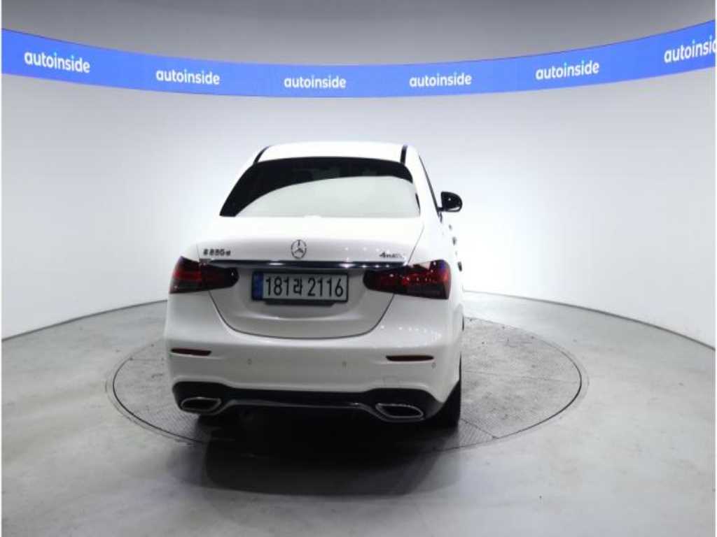 Mercedes Benz E class - Vista 4