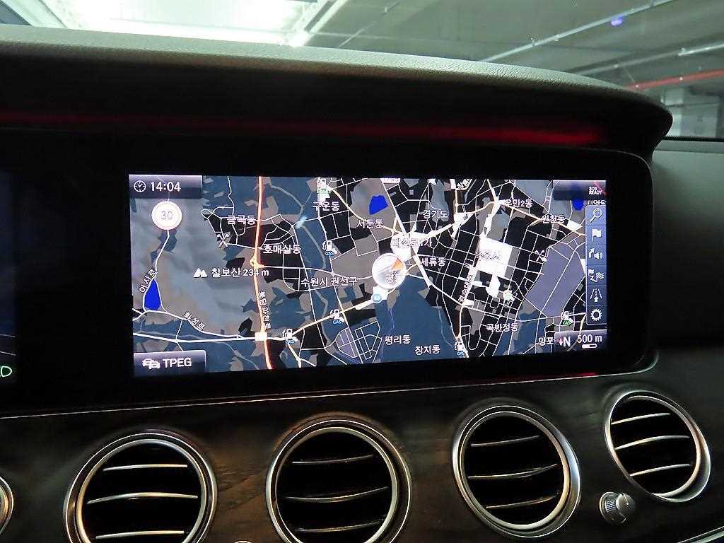 Mercedes Benz E class 2018 Blanco - Importación desde Corea - HF Imports Iquique - Foto 13