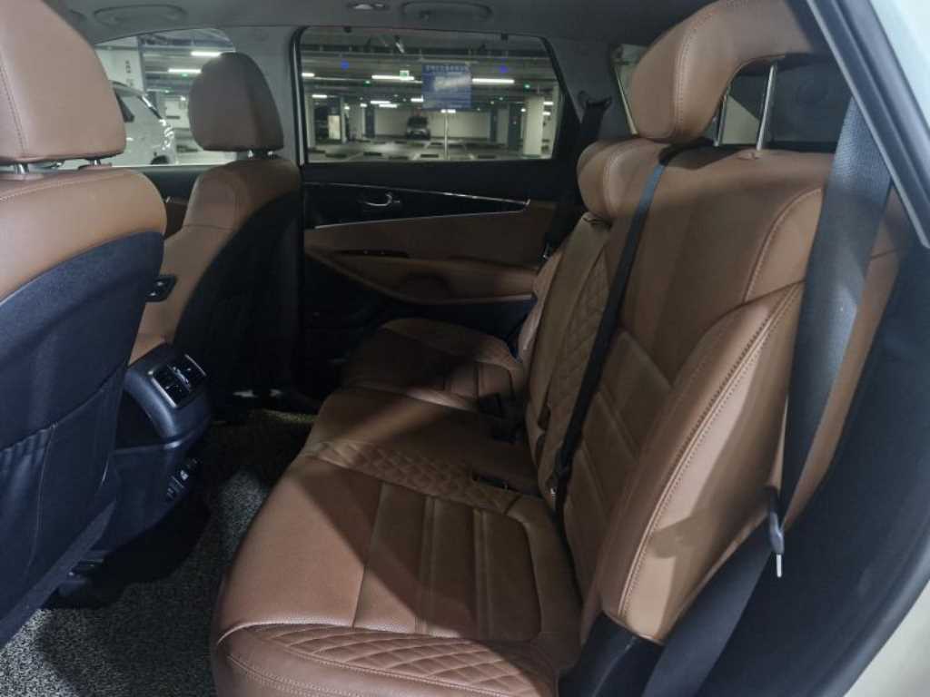 KIA Sorento - Vista 7