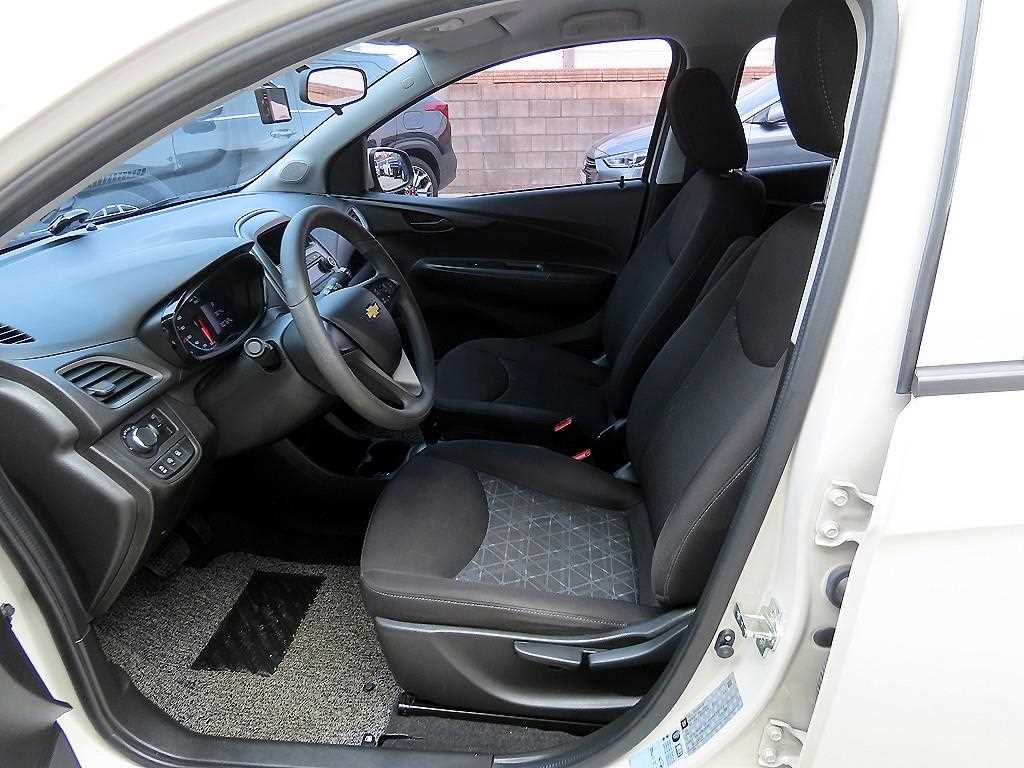 Chevrolet Spark - Vista 5