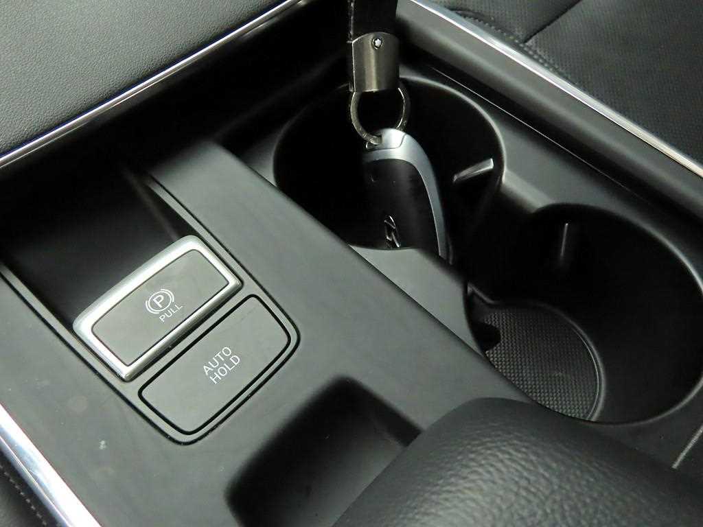 HYUNDAI Grandeur - Vista 12