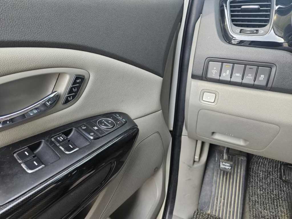 KIA Carnival 2017 - Importación desde Corea - HF Imports Iquique - Foto 17