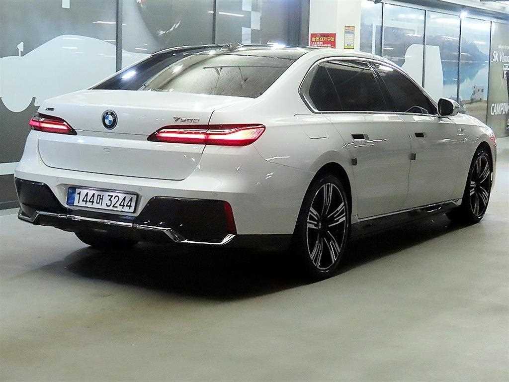 BMW 7 Series - Vista 4