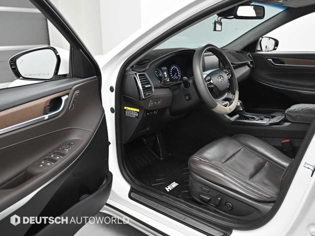 HYUNDAI Grandeur - Vista 11