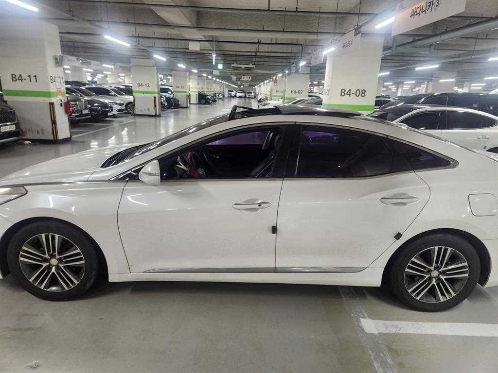 HYUNDAI Grandeur - Vista 3