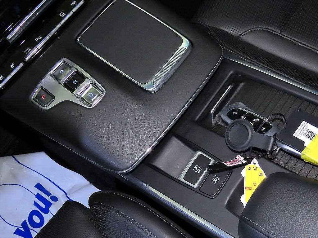 HYUNDAI Grandeur - Vista 12