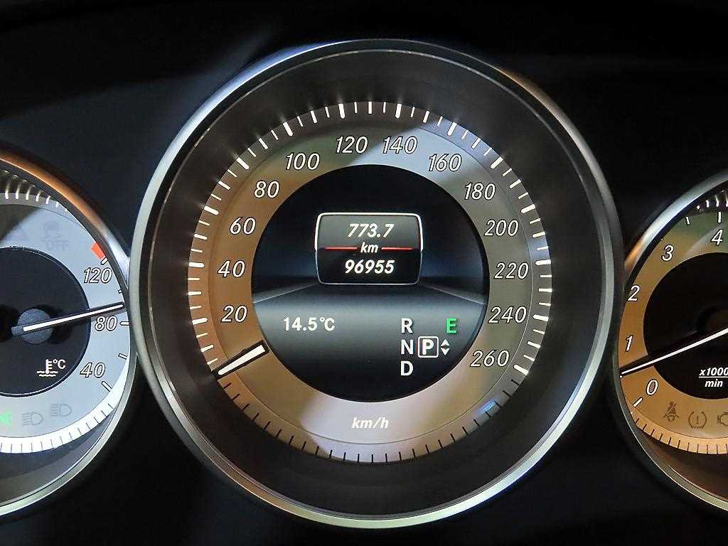 Mercedes Benz CLS Class - Vista 9