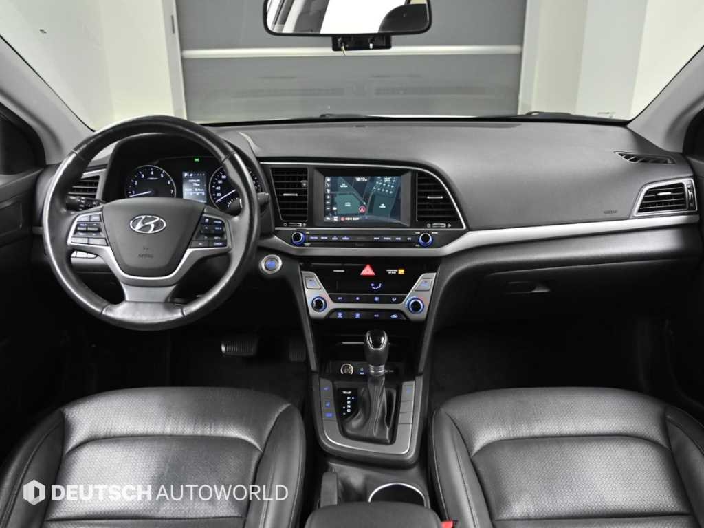 HYUNDAI Avante - Vista 7