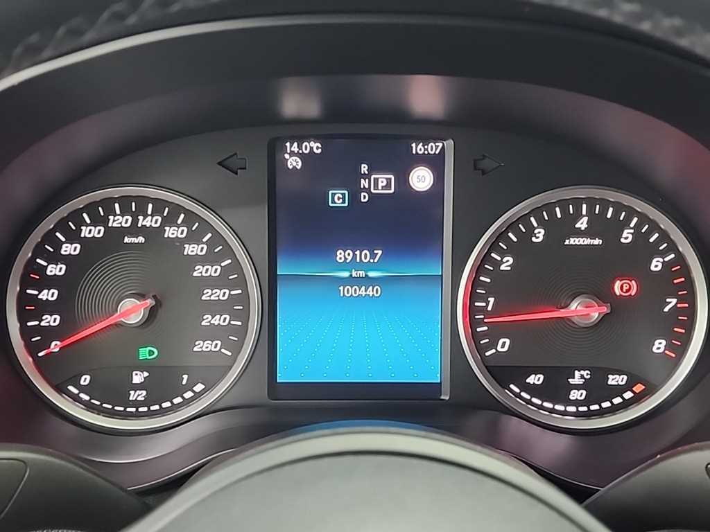 Mercedes Benz C Class - Vista 6