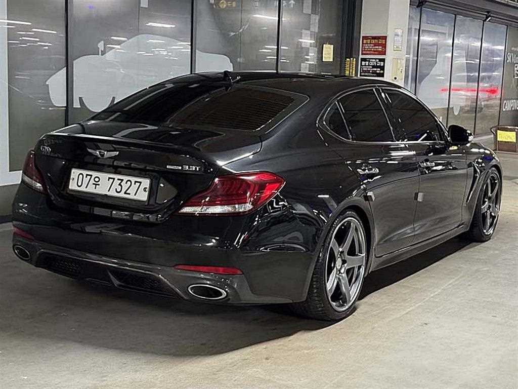 Genesis G70 - Vista 5