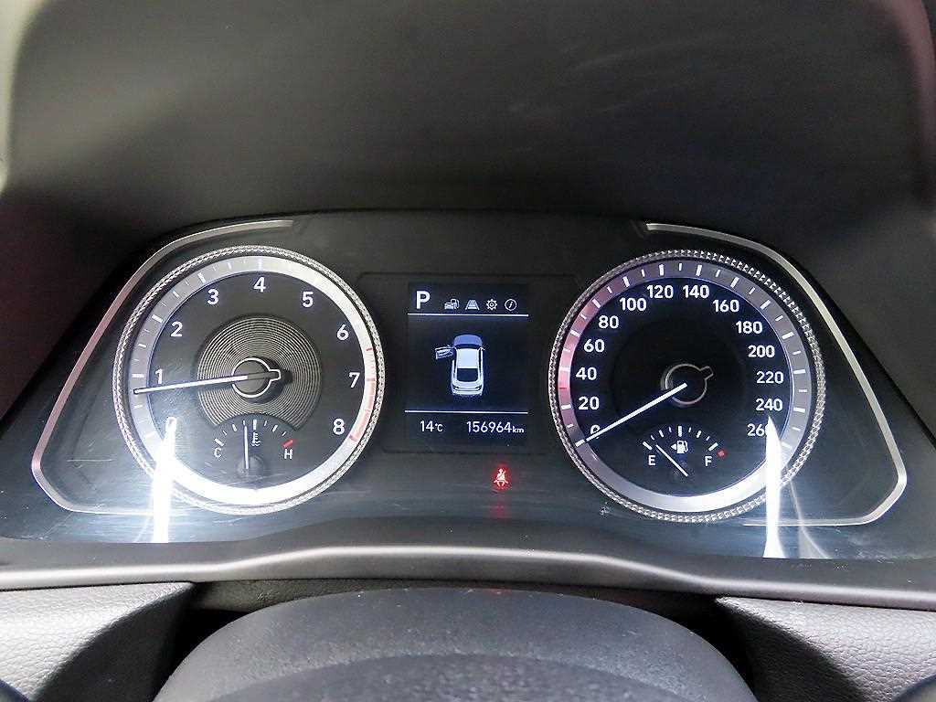 HYUNDAI Sonata - Vista 9