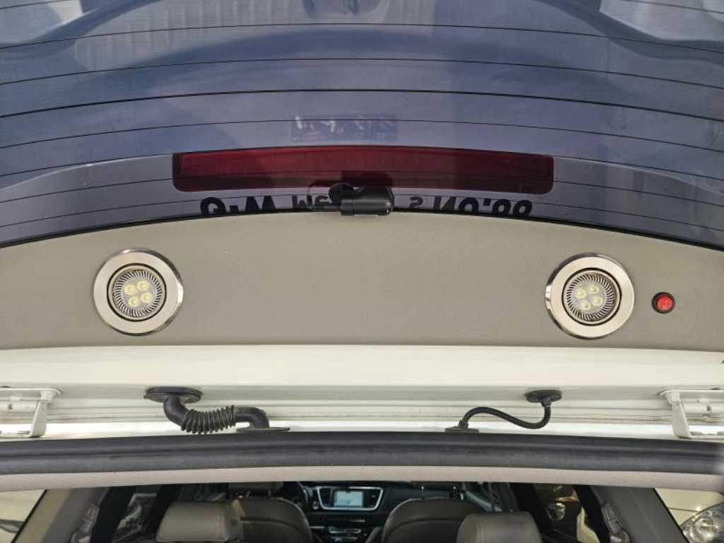 KIA Carnival - Vista 9