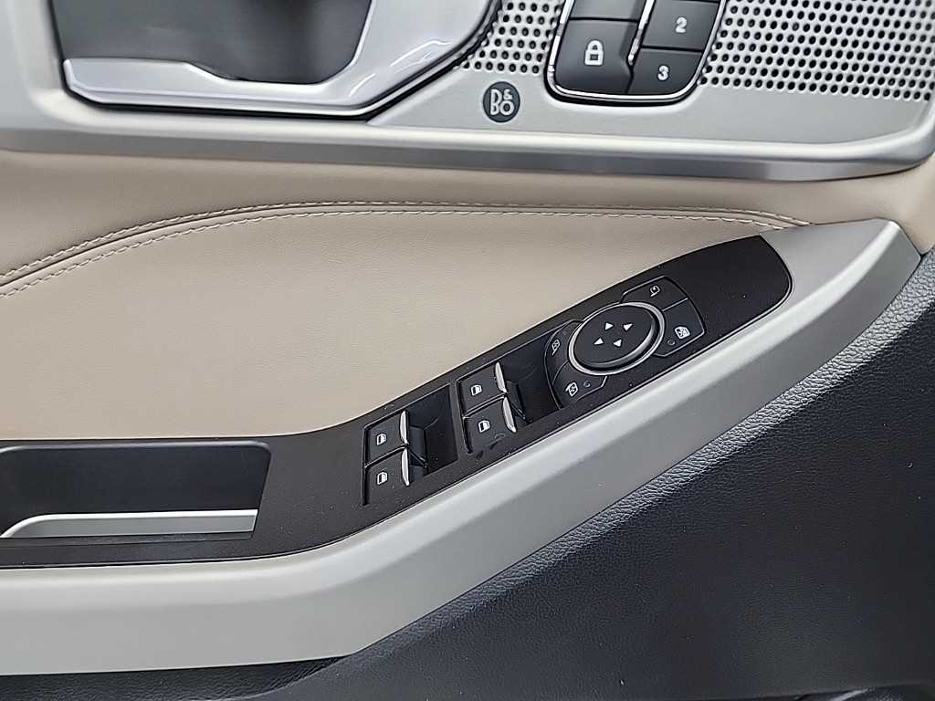 Ford Explorer - Vista 8