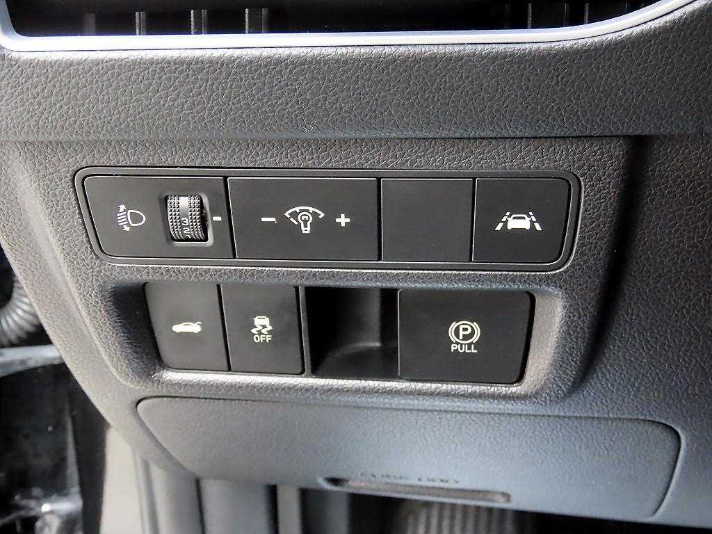 HYUNDAI Sonata - Vista 12