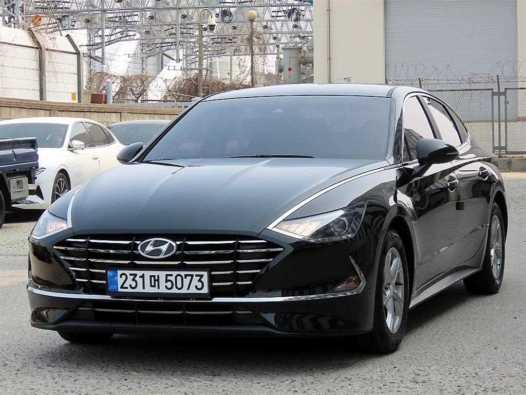 HYUNDAI Sonata - Vista 2