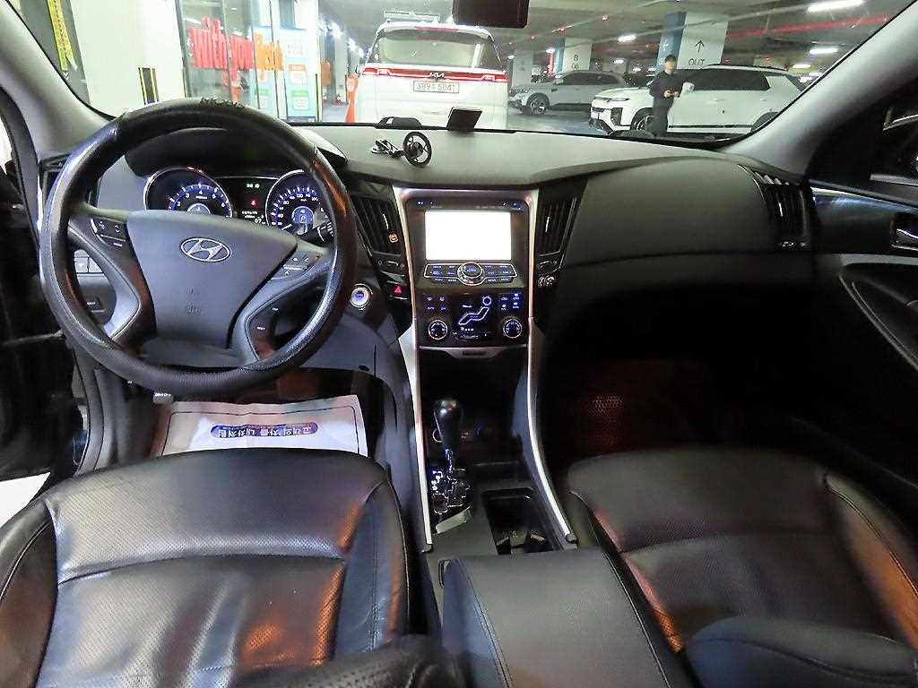 HYUNDAI Sonata - Vista 10