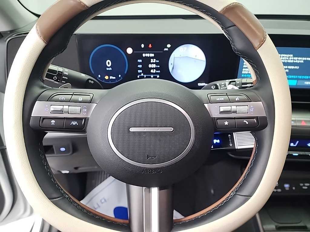 HYUNDAI Kona - Vista 9