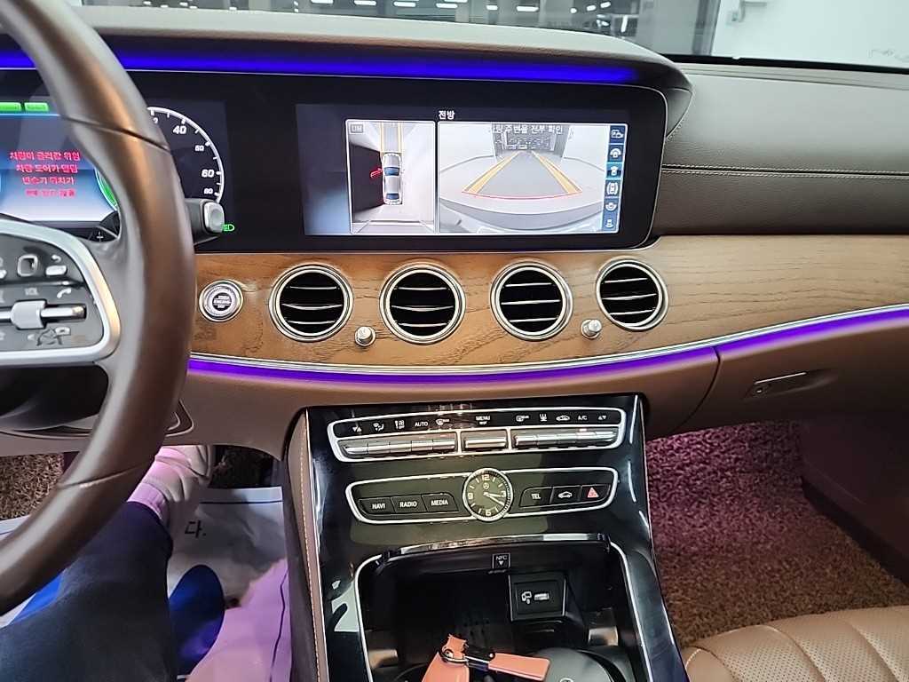 Mercedes Benz E class - Vista 11