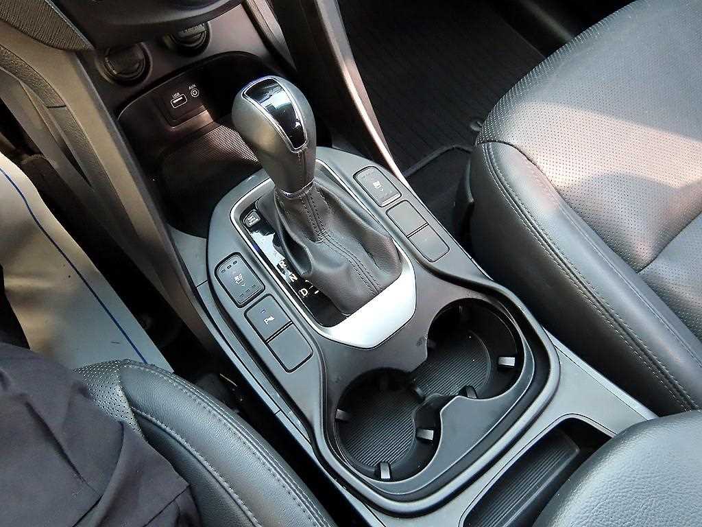 HYUNDAI Maxcruz - Vista 10