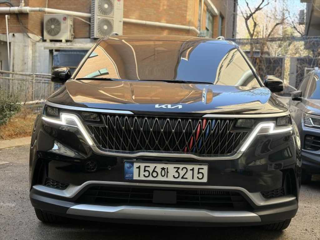 KIA Carnival 2023 Negro - Importación desde Corea - HF Imports Iquique - Foto 1