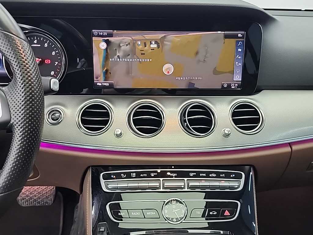 Mercedes Benz E class - Vista 10