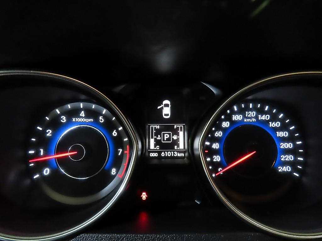 HYUNDAI Avante - Vista 9