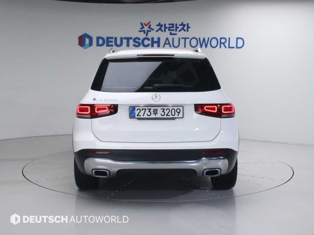 Mercedes Benz GLB Class - Vista 4