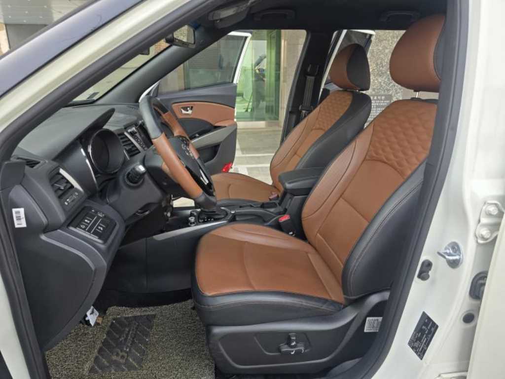 Ssangyong Tivoli - Vista 8