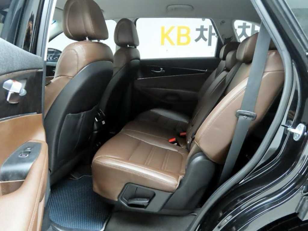 KIA Sorento - Vista 8