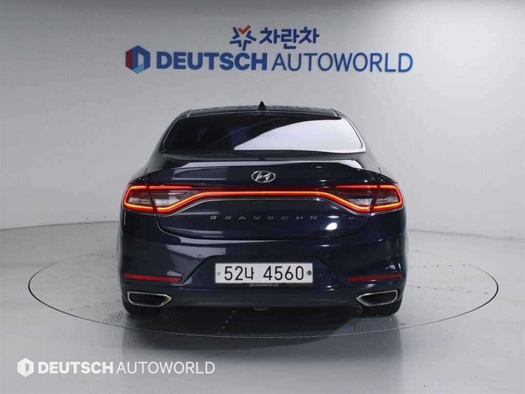 HYUNDAI Grandeur - Vista 4